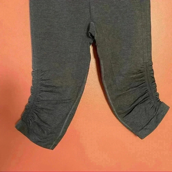 Lululemon In The Flow Crop - Picture 3 of 8